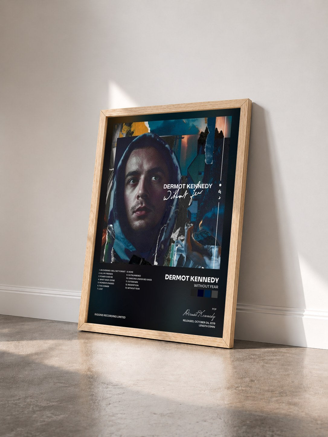 #bois Tableau de l'album Without Fear de Dermot Kennedy vu de trois quarts, cadre en bois brut