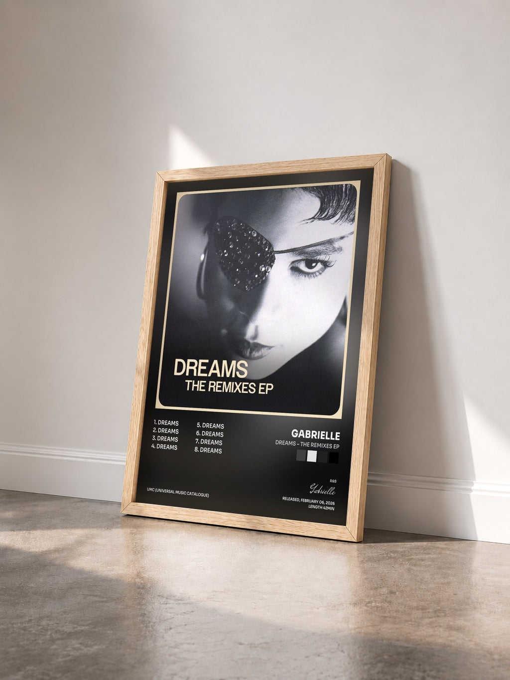 #bois Tableau de l'album Dreams – The Remixes EP de Gabrielle vu de trois quarts, cadre en bois brut