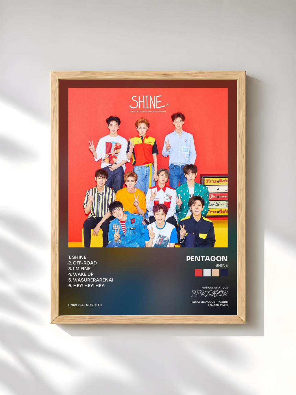 #bois Tableau de l'album Shine de PENTAGON, cadre en bois brut, imprimé et encadré en France