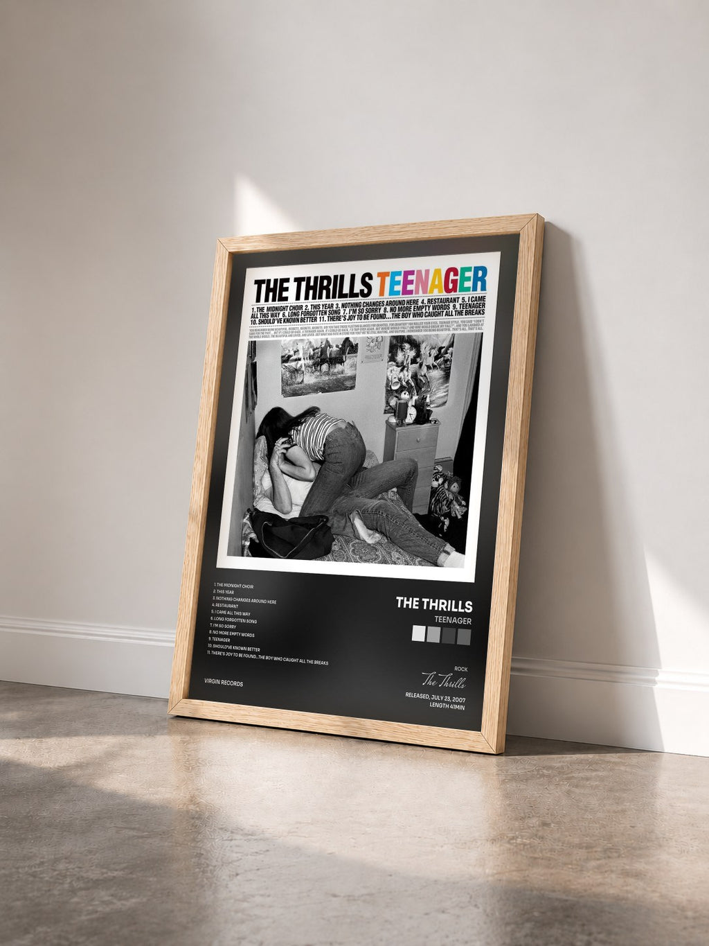 #bois Tableau de l'album Teenager de The Thrills vu de trois quarts, cadre en bois brut