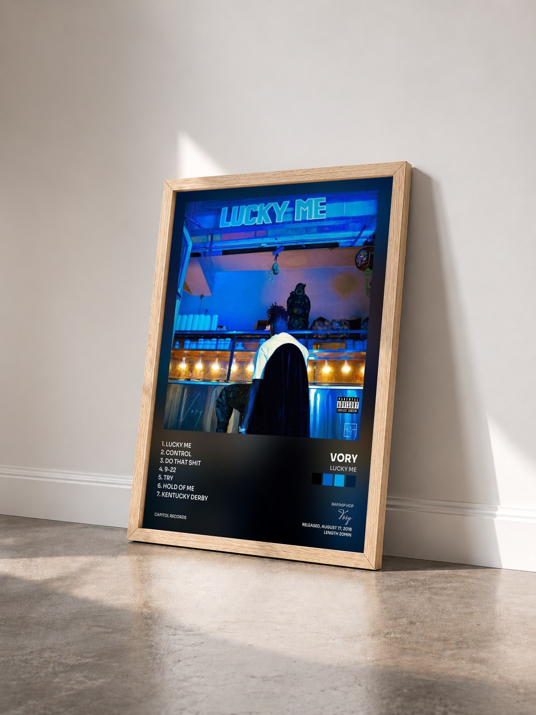 #bois Tableau de l'album Lucky Me de Vory vu de trois quarts, cadre en bois brut