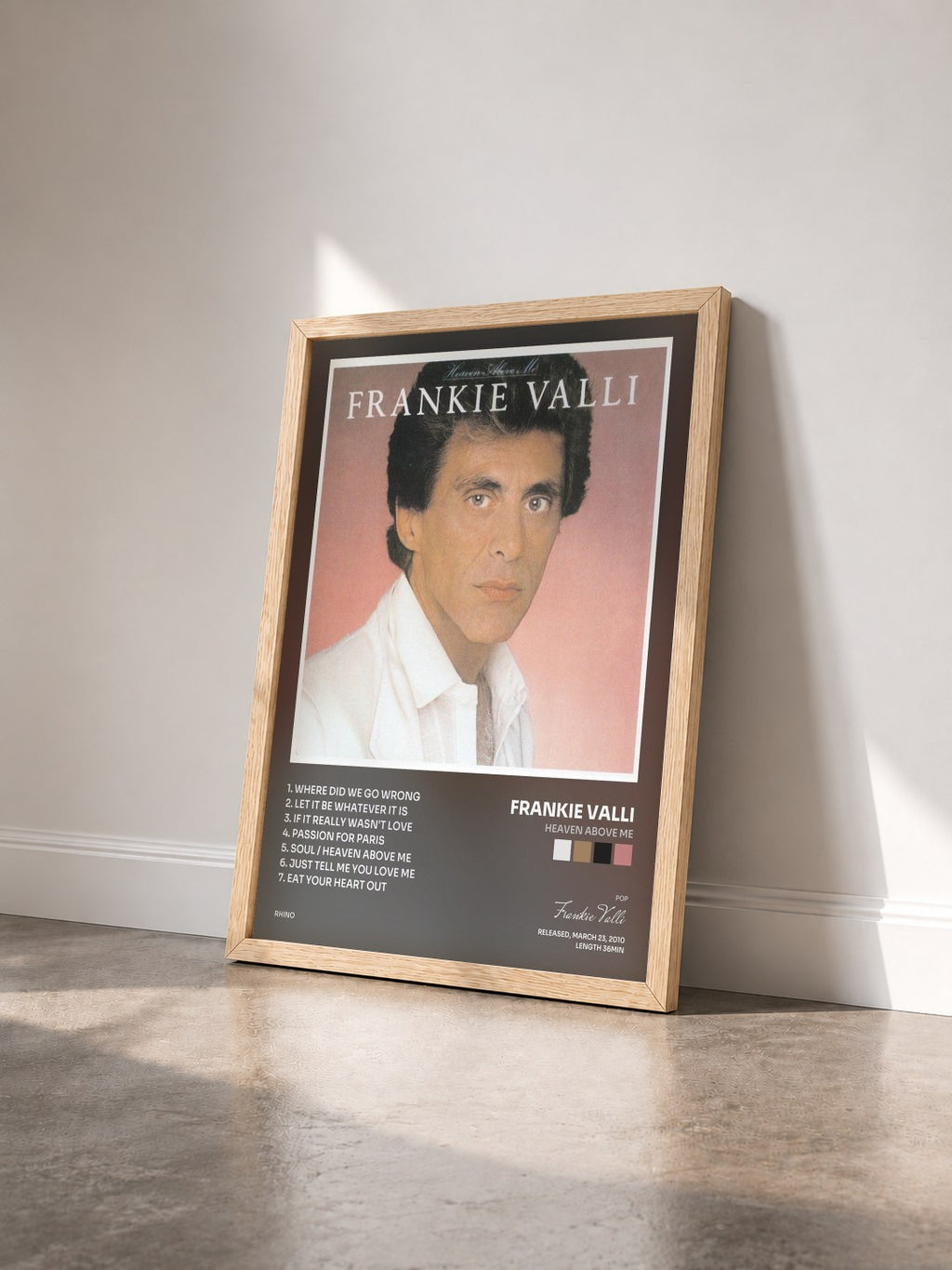 #bois Tableau de l'album Heaven Above Me de Frankie Valli vu de trois quarts, cadre en bois brut