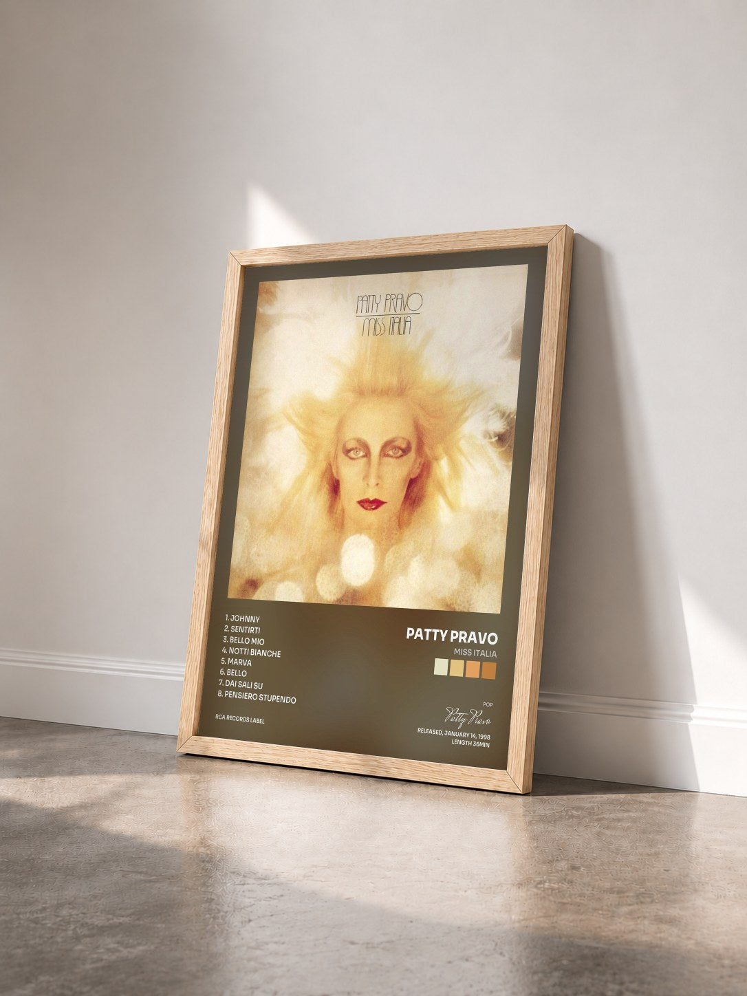 #bois Tableau de l'album Miss Italia de Patty Pravo vu de trois quarts, cadre en bois brut