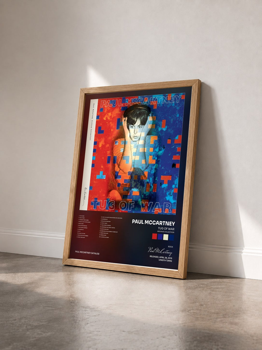 #bois Tableau de l'album Tug Of War (Archive Collection) de Paul McCartney vu de trois quarts, cadre en bois brut