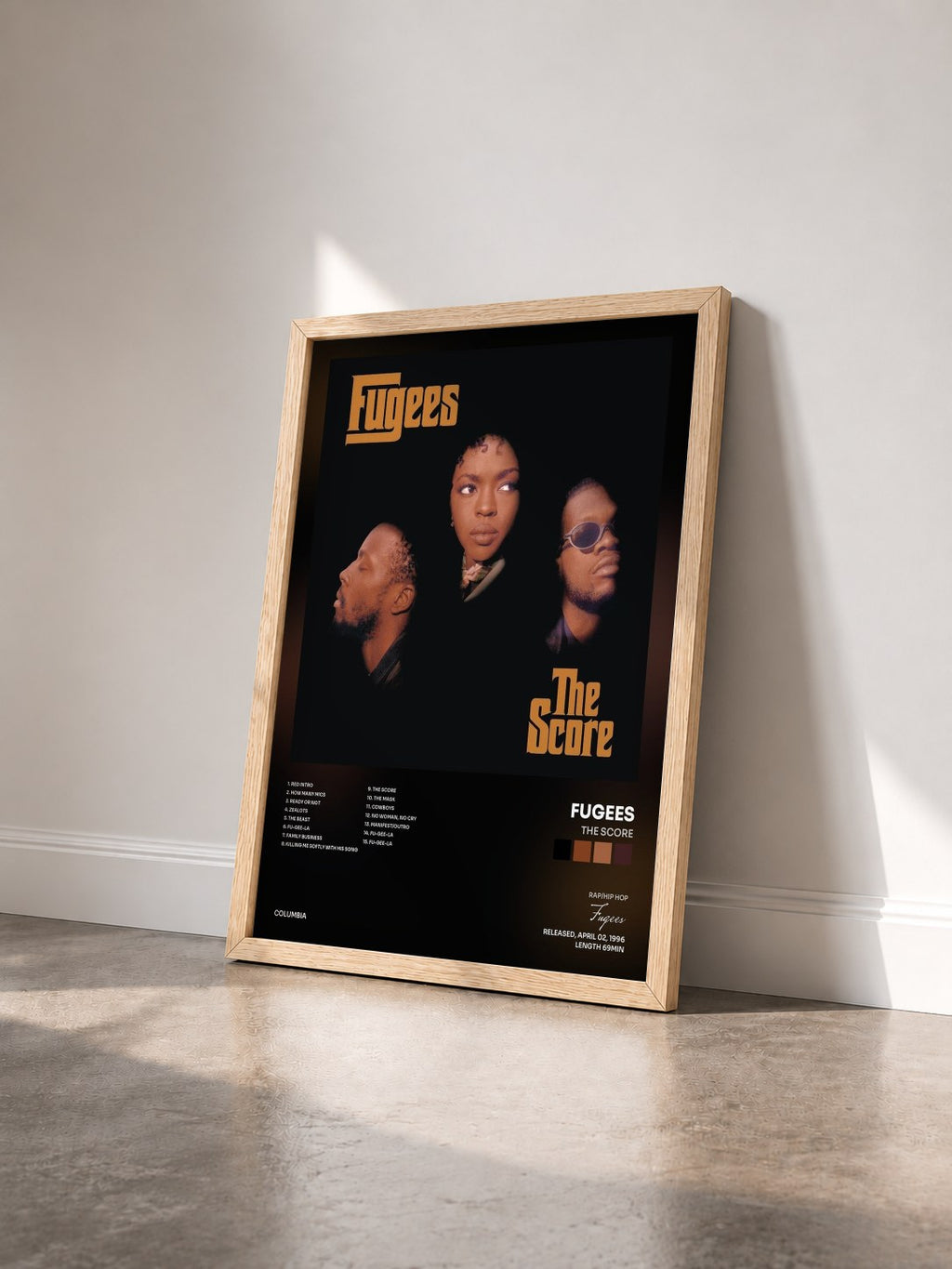 #bois Tableau de l'album The Score de Fugees vu de trois quarts, cadre en bois brut