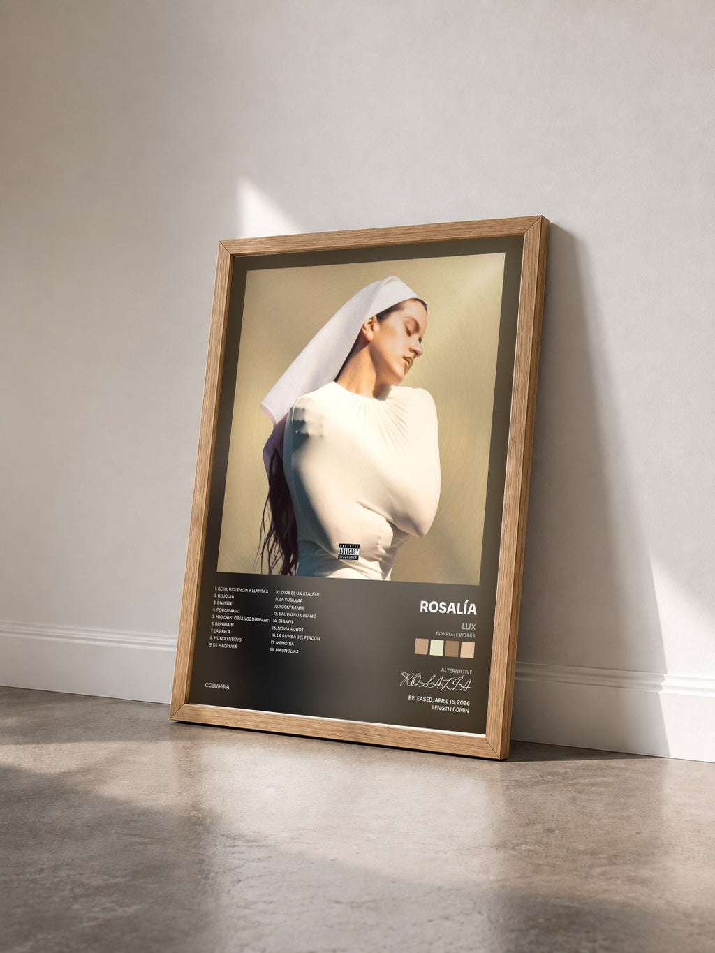 #bois Tableau de l'album LUX (Complete Works) de ROSALÍA vu de trois quarts, cadre en bois brut