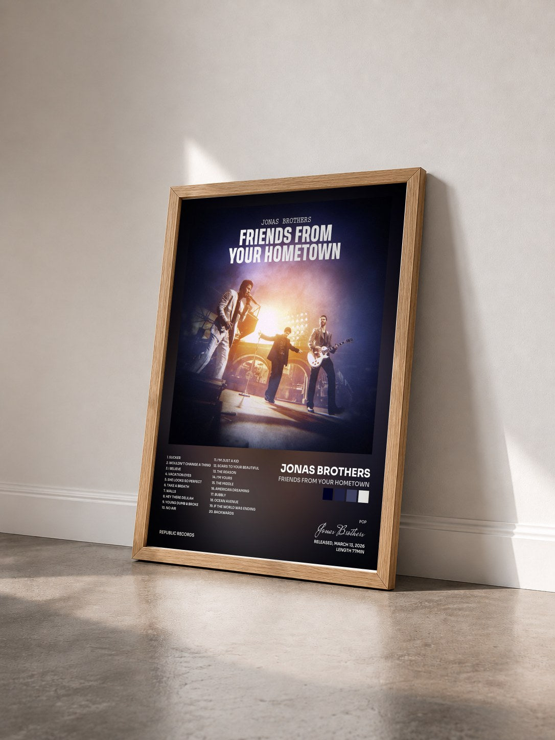 #bois Tableau de l'album Friends From Your Hometown de Jonas Brothers vu de trois quarts, cadre en bois brut