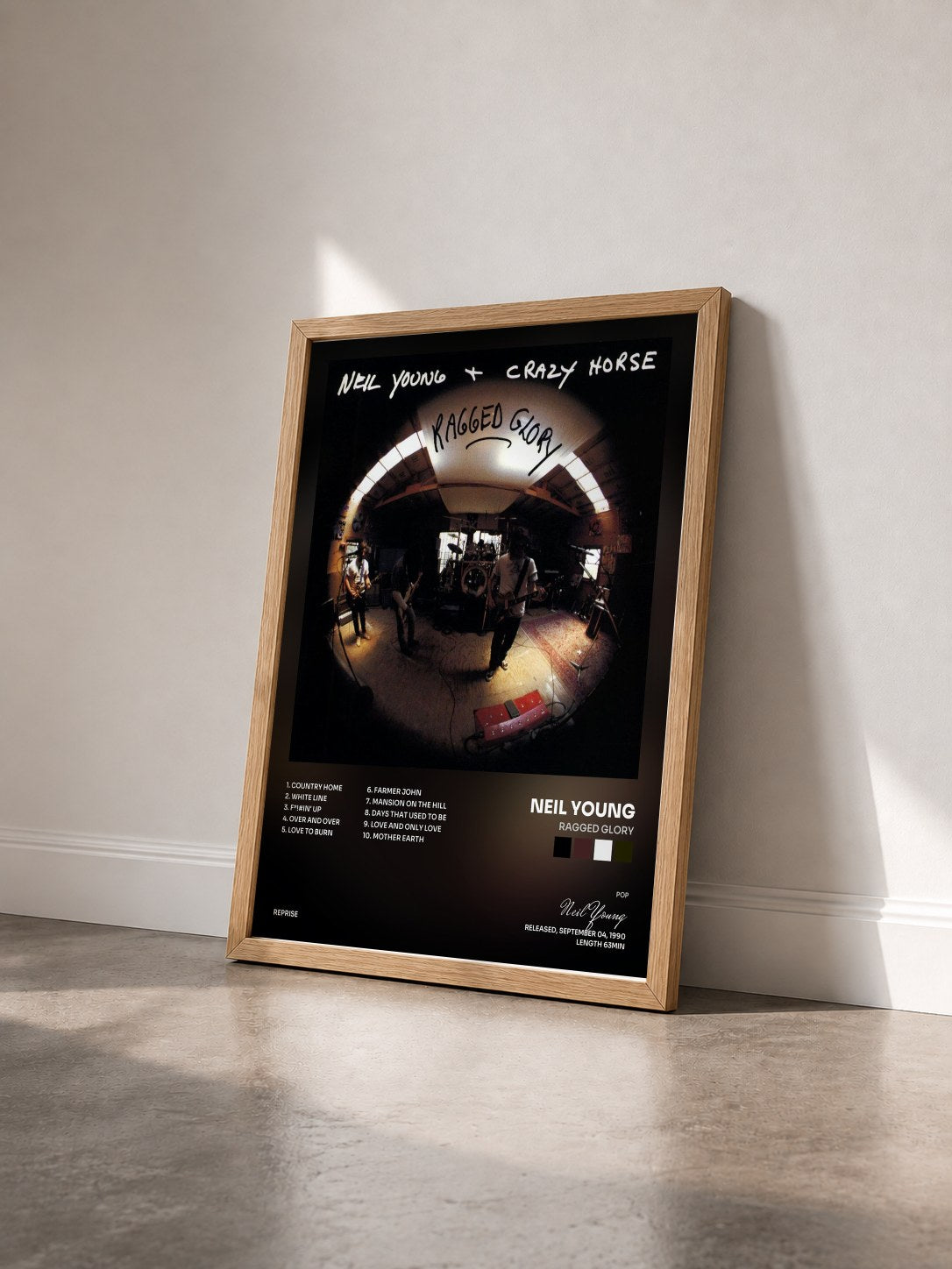 #bois Tableau de l'album Ragged Glory de Neil Young vu de trois quarts, cadre en bois brut