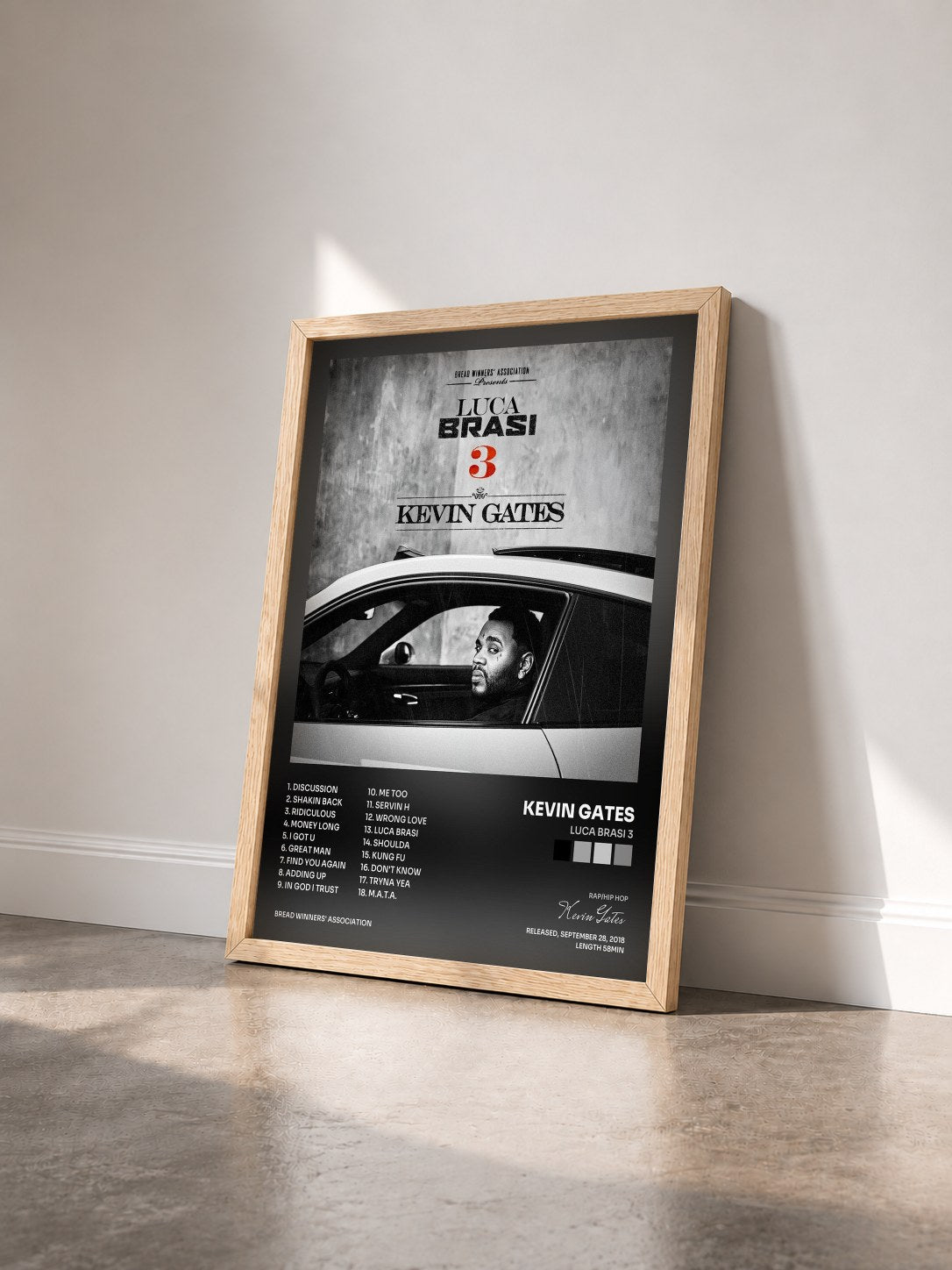 #bois Tableau de l'album Luca Brasi 3 de Kevin Gates vu de trois quarts, cadre en bois brut