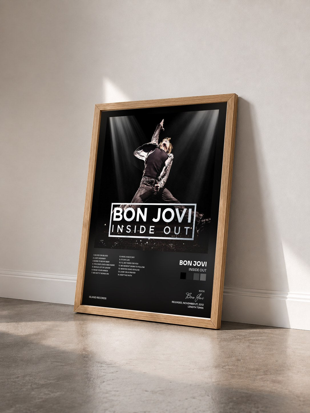 #bois Tableau de l'album Inside Out de Bon Jovi vu de trois quarts, cadre en bois brut