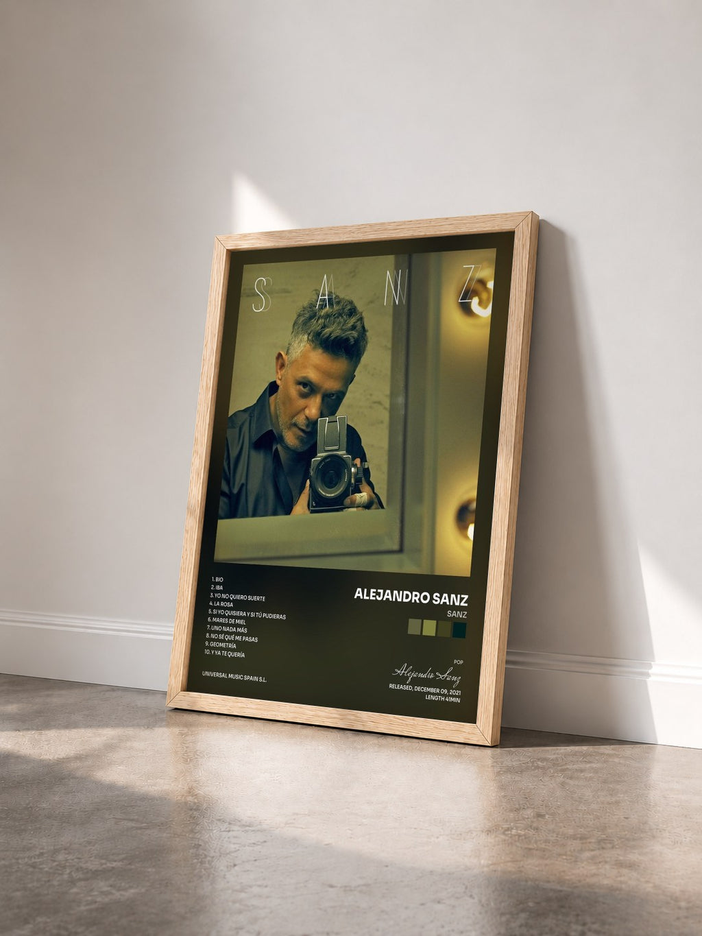 #bois Tableau de l'album Sanz de Alejandro Sanz vu de trois quarts, cadre en bois brut