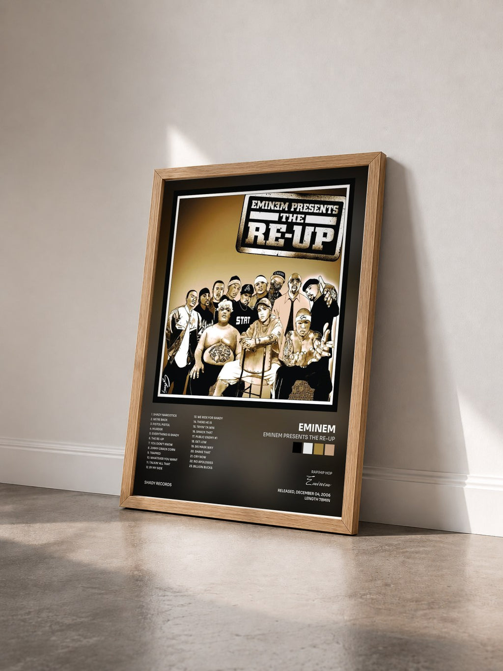 #bois Tableau de l'album Eminem Presents The Re-Up de Eminem vu de trois quarts, cadre en bois brut
