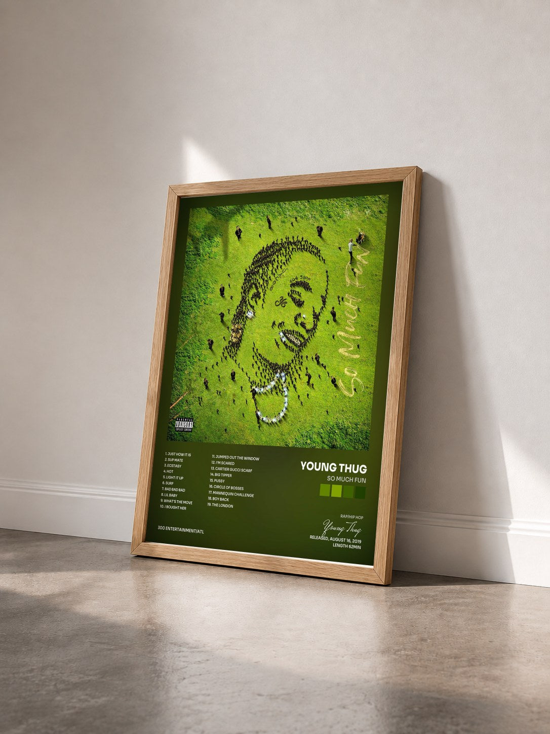 #bois Tableau de l'album So Much Fun de Young Thug vu de trois quarts, cadre en bois brut