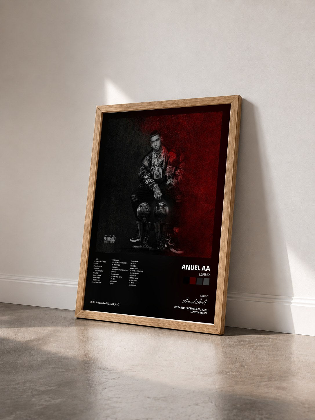 #bois Tableau de l'album LLNM2 de Anuel AA vu de trois quarts, cadre en bois brut