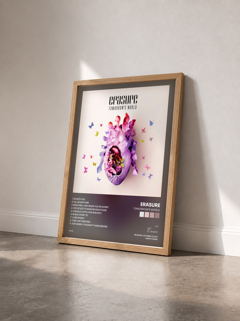 #bois Tableau de l'album Tomorrow's World de Erasure vu de trois quarts, cadre en bois brut