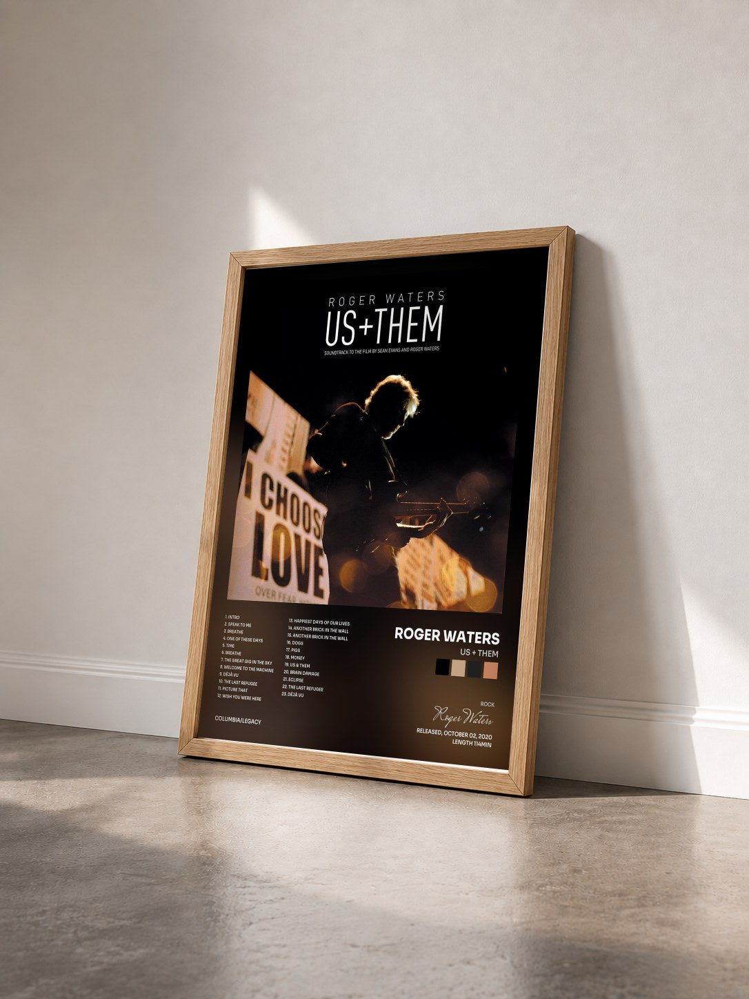 #bois Tableau de l'album Us + Them de Roger Waters vu de trois quarts, cadre en bois brut