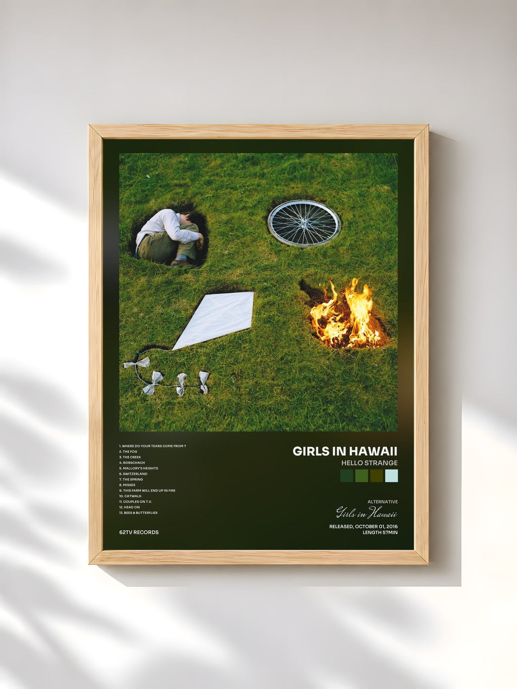 #bois Tableau de l'album Hello Strange de Girls in Hawaii, cadre en bois brut, imprimé et encadré en France