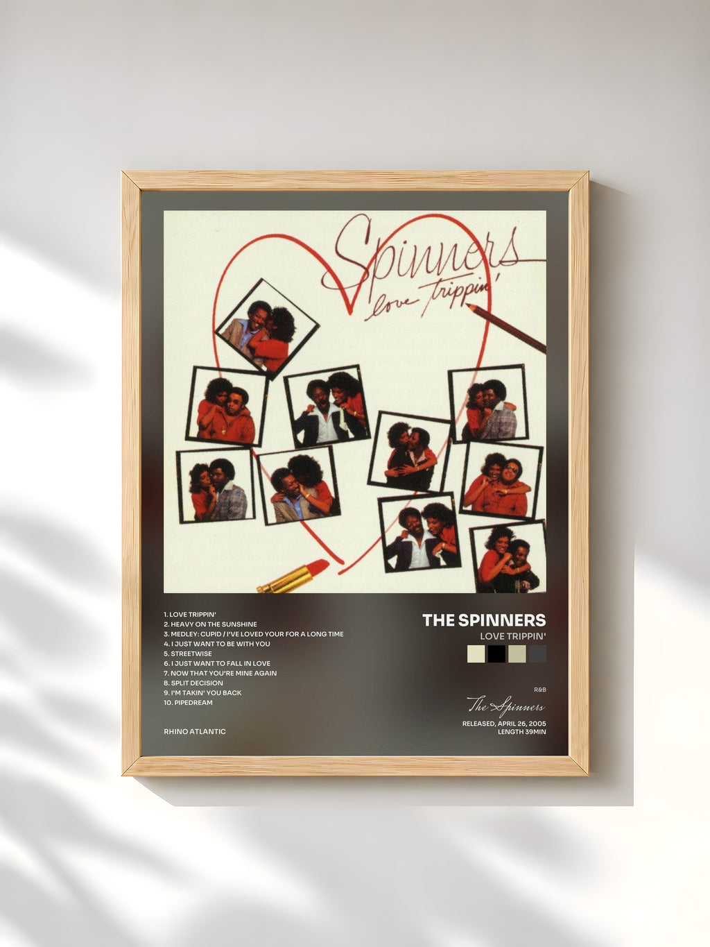 #bois Tableau de l'album Love Trippin' de The Spinners, cadre en bois brut, imprimé et encadré en France
