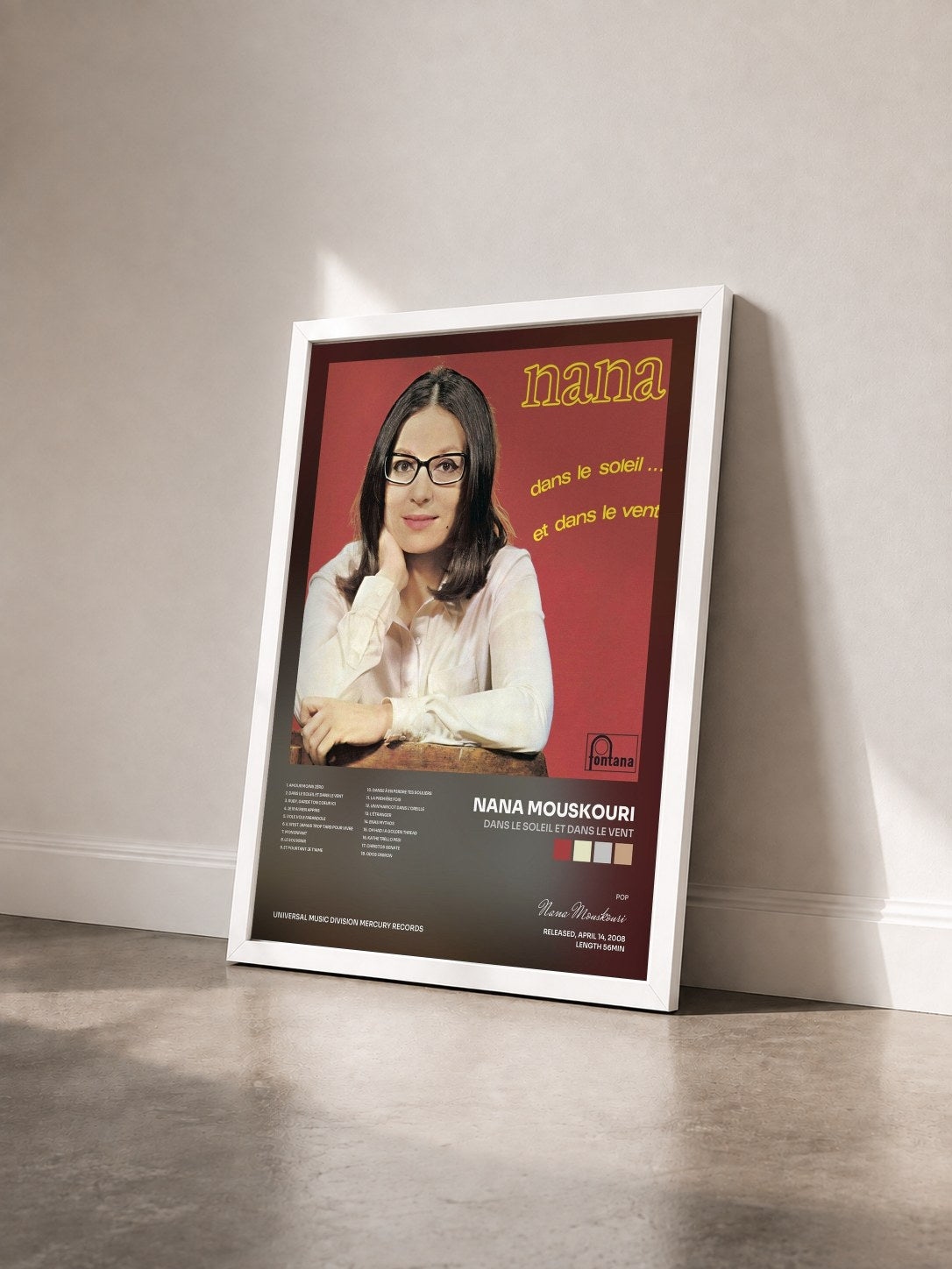 #blanc Tableau de l'album Dans Le Soleil Et Dans Le Vent de Nana Mouskouri vu de trois quarts, cadre blanc