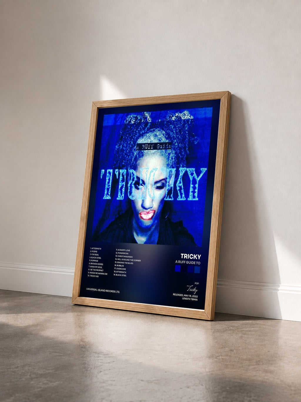 #bois Tableau de l'album A Ruff Guide To de Tricky vu de trois quarts, cadre en bois brut