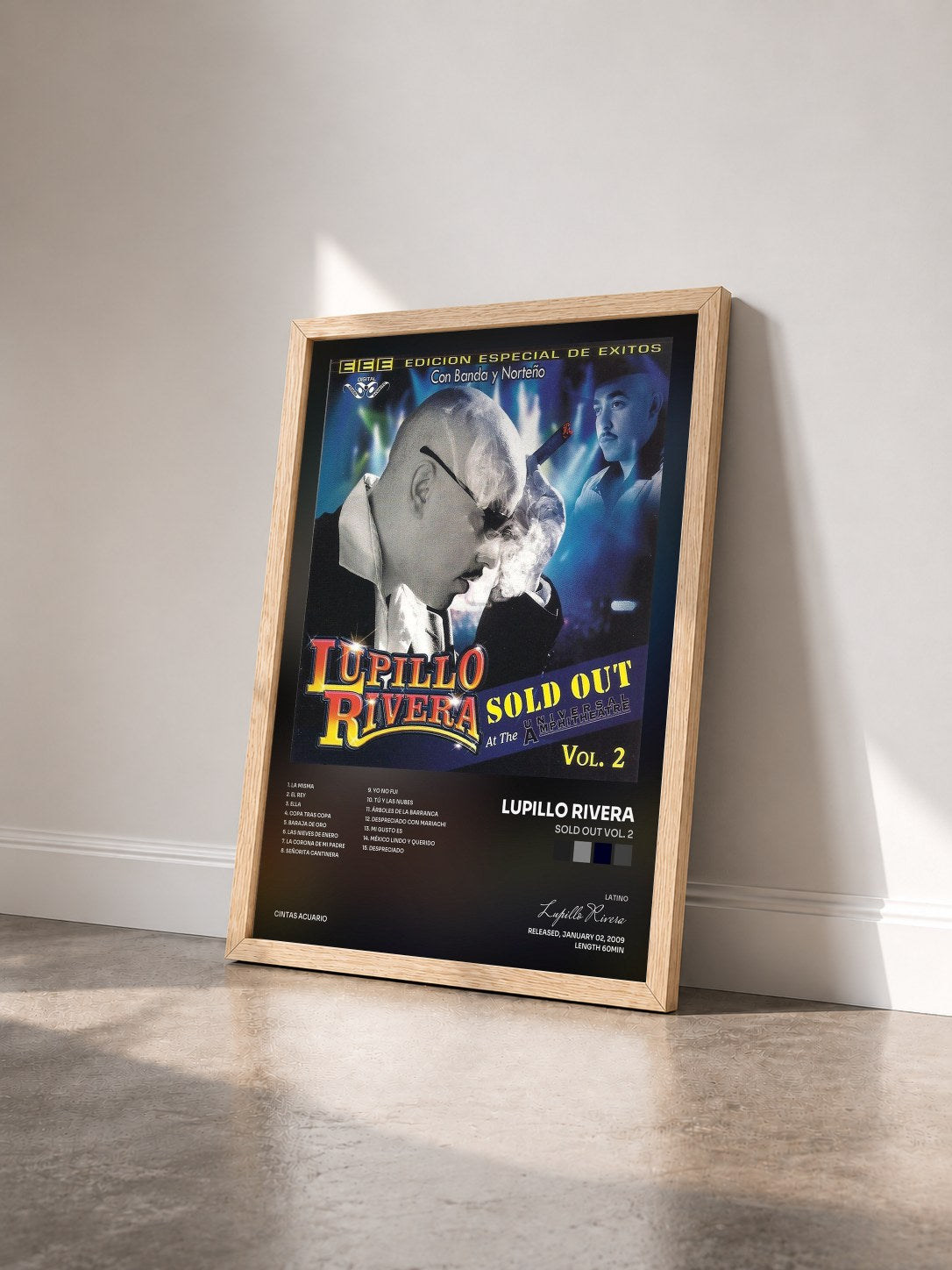 #bois Tableau de l'album Sold Out Vol. 2 de Lupillo Rivera vu de trois quarts, cadre en bois brut