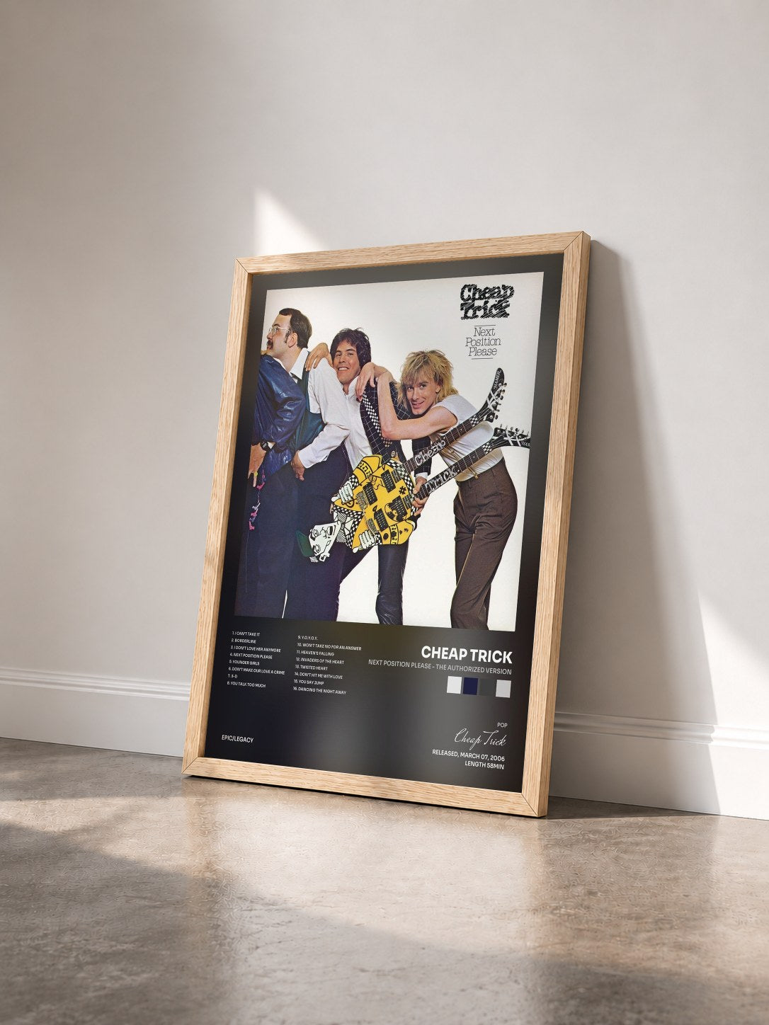 #bois Tableau de l'album Next Position Please - The Authorized Version de Cheap Trick vu de trois quarts, cadre en bois brut