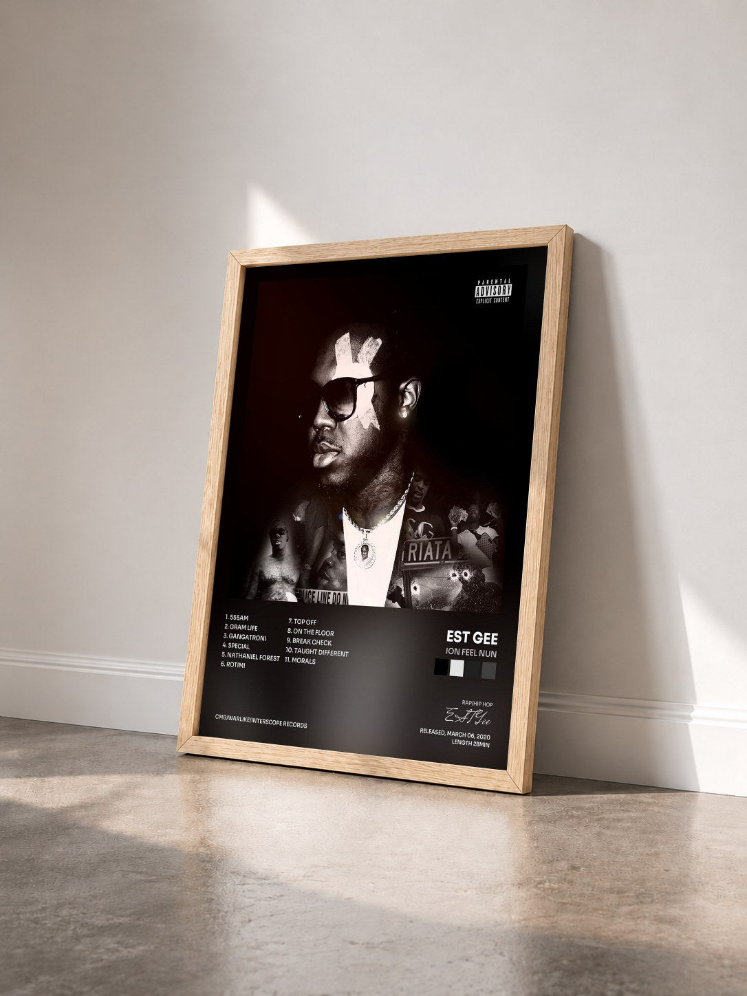 #bois Tableau de l'album Ion Feel Nun de EST Gee vu de trois quarts, cadre en bois brut