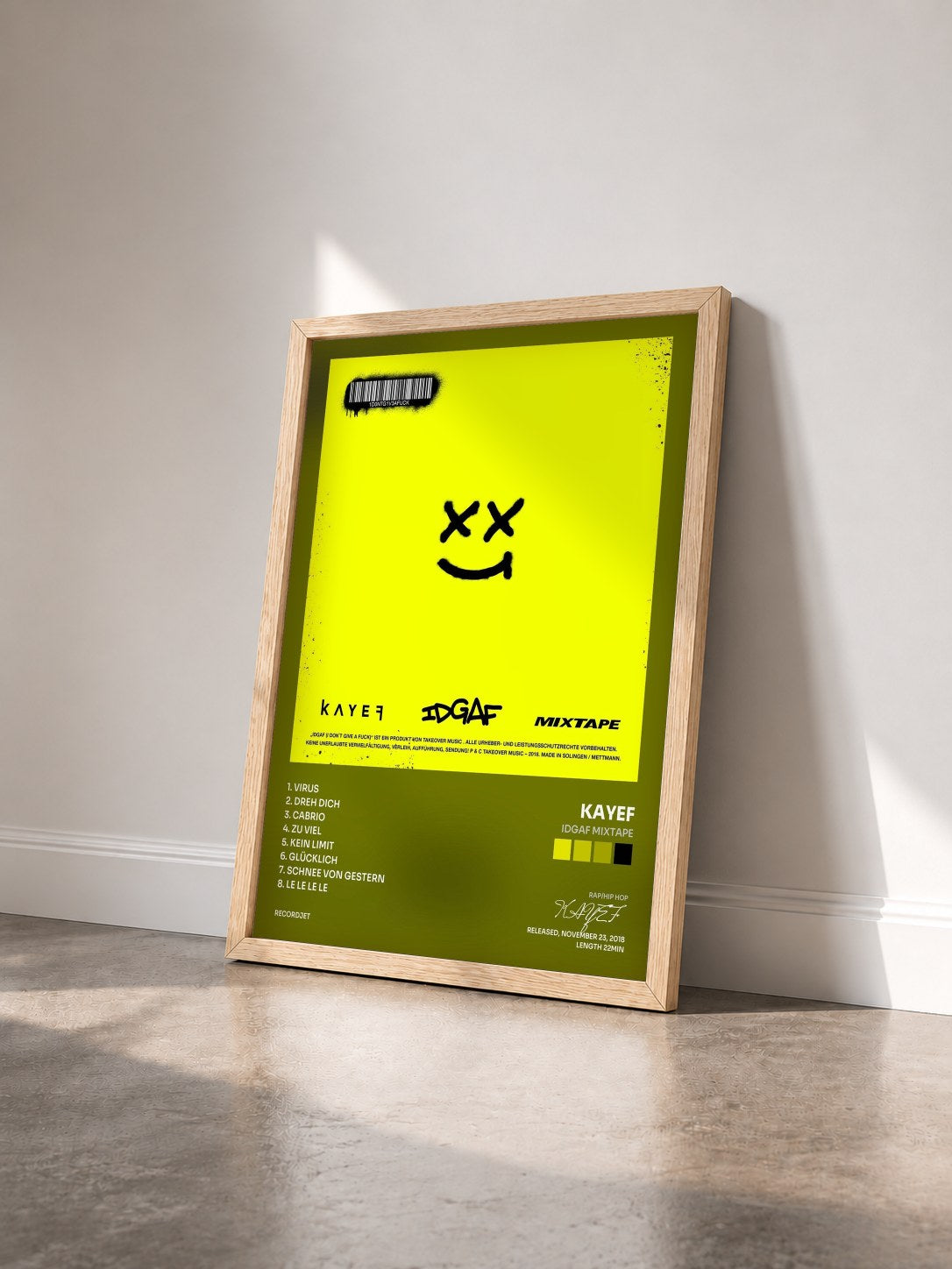 #bois Tableau de l'album IDGAF Mixtape de KAYEF vu de trois quarts, cadre en bois brut