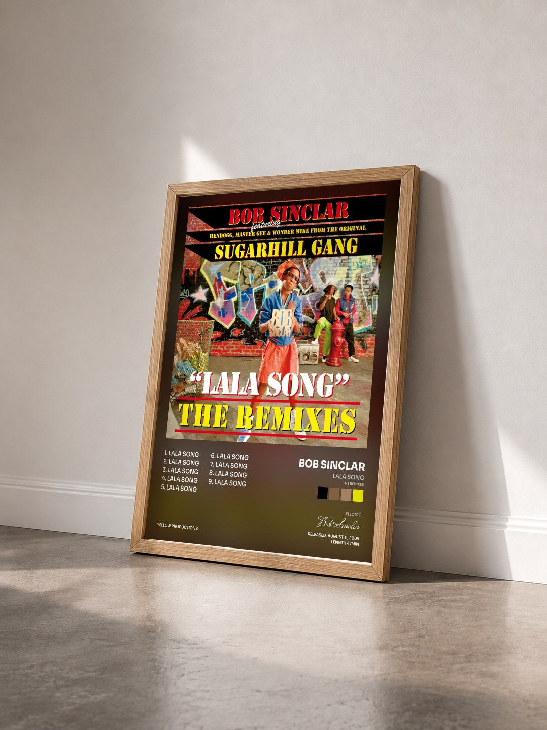 #bois Tableau de l'album Lala Song (The Remixes) de Bob Sinclar vu de trois quarts, cadre en bois brut