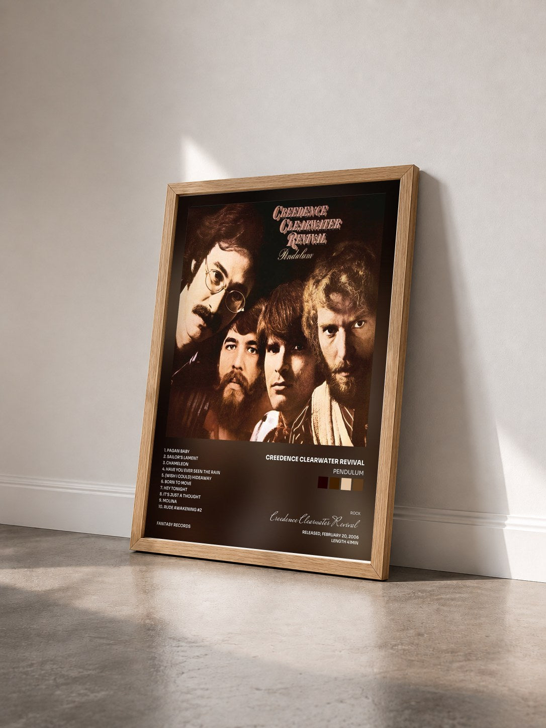 #bois Tableau de l'album Pendulum de Creedence Clearwater Revival vu de trois quarts, cadre en bois brut