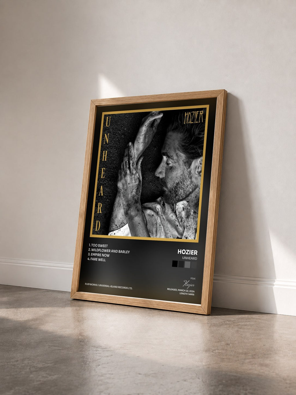 #bois Tableau de l'album Unheard de Hozier vu de trois quarts, cadre en bois brut