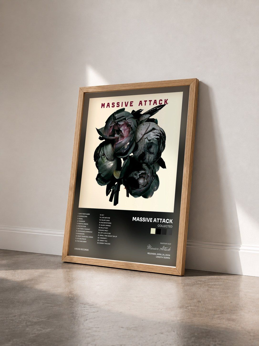 #bois Tableau de l'album Collected de Massive Attack vu de trois quarts, cadre en bois brut