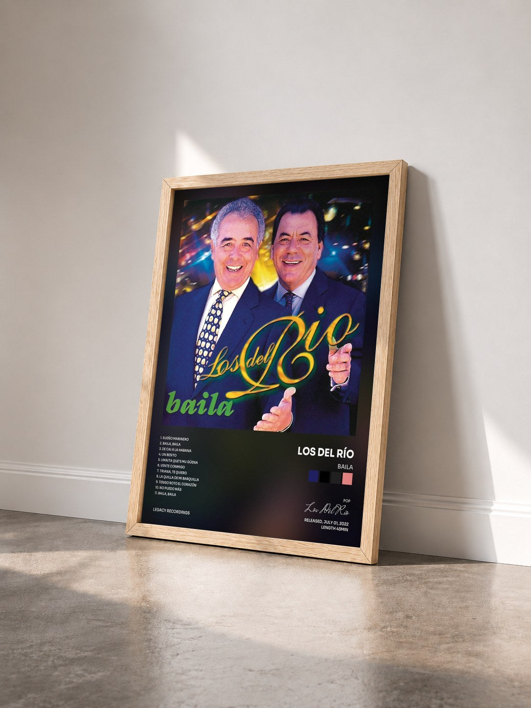 #bois Tableau de l'album Baila de Los Del Río vu de trois quarts, cadre en bois brut