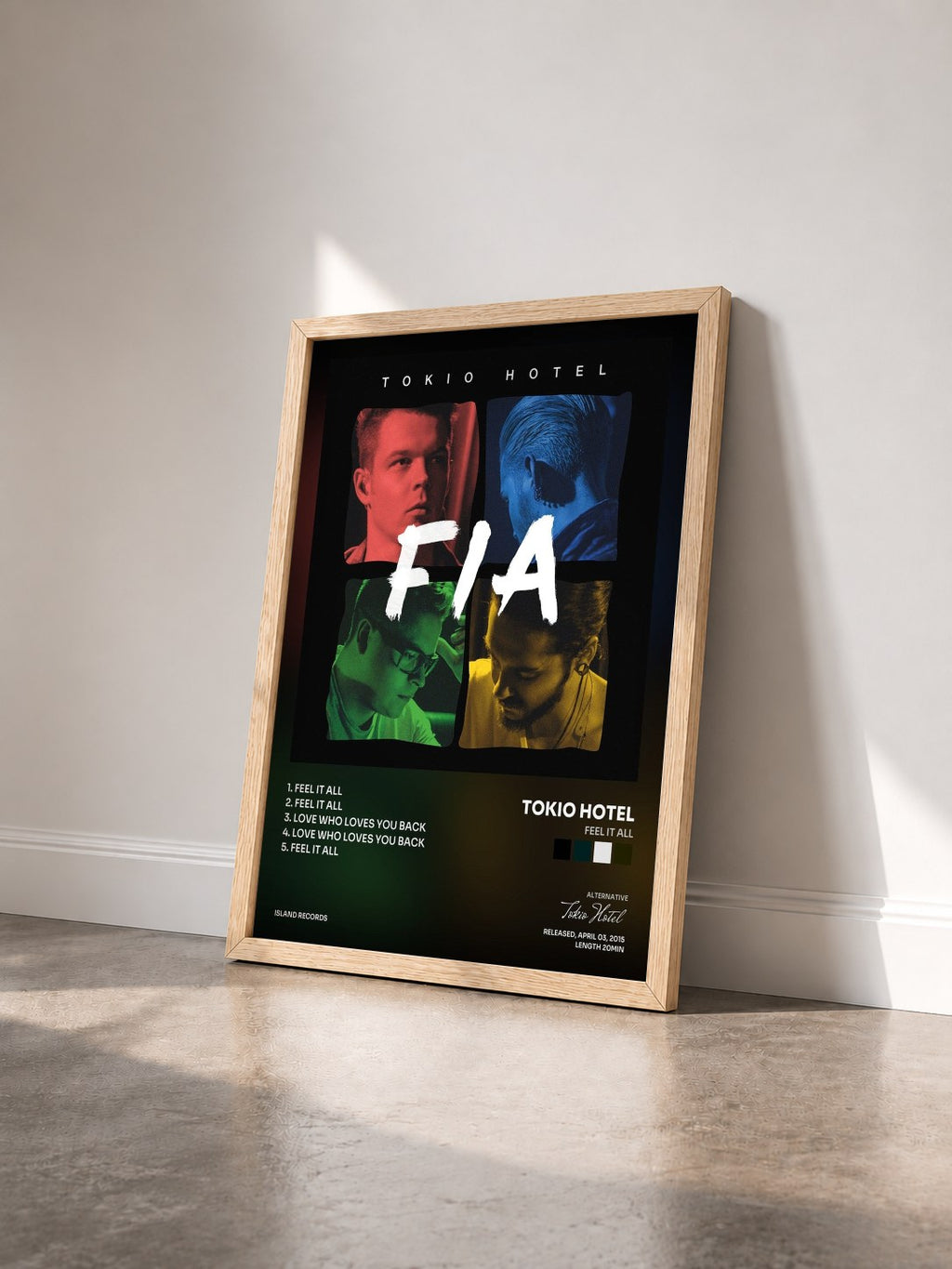 #bois Tableau de l'album Feel It All de Tokio Hotel vu de trois quarts, cadre en bois brut