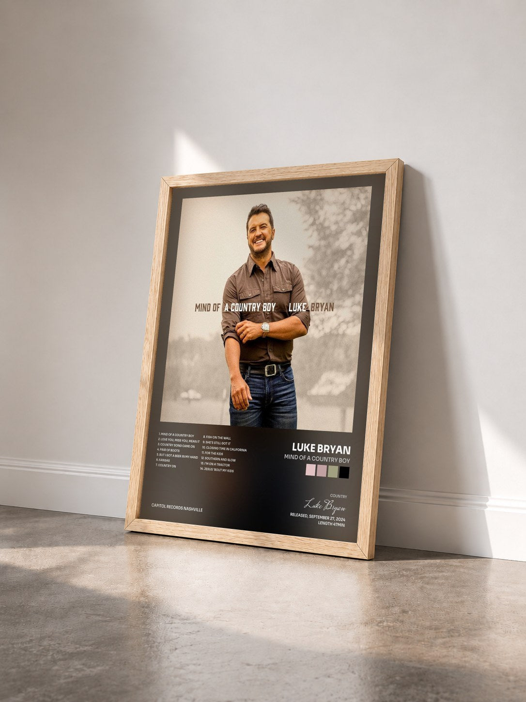 #bois Tableau de l'album Mind Of A Country Boy de Luke Bryan vu de trois quarts, cadre en bois brut