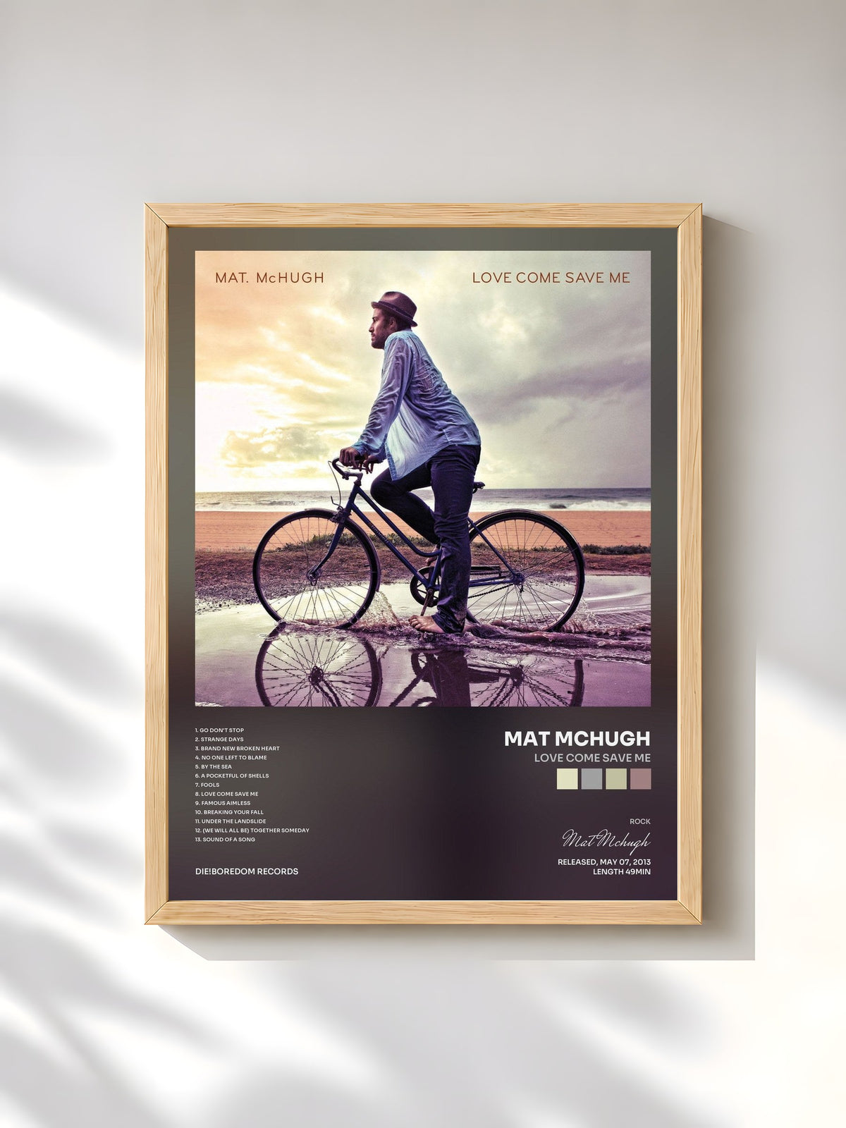 #bois Tableau de l'album Love Come Save Me de Mat Mchugh, cadre en bois brut, imprimé et encadré en France