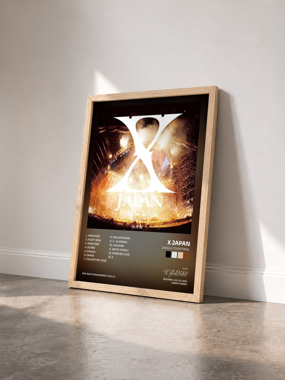 #bois Tableau de l'album DAHLIA TOUR FINAL de X JAPAN vu de trois quarts, cadre en bois brut