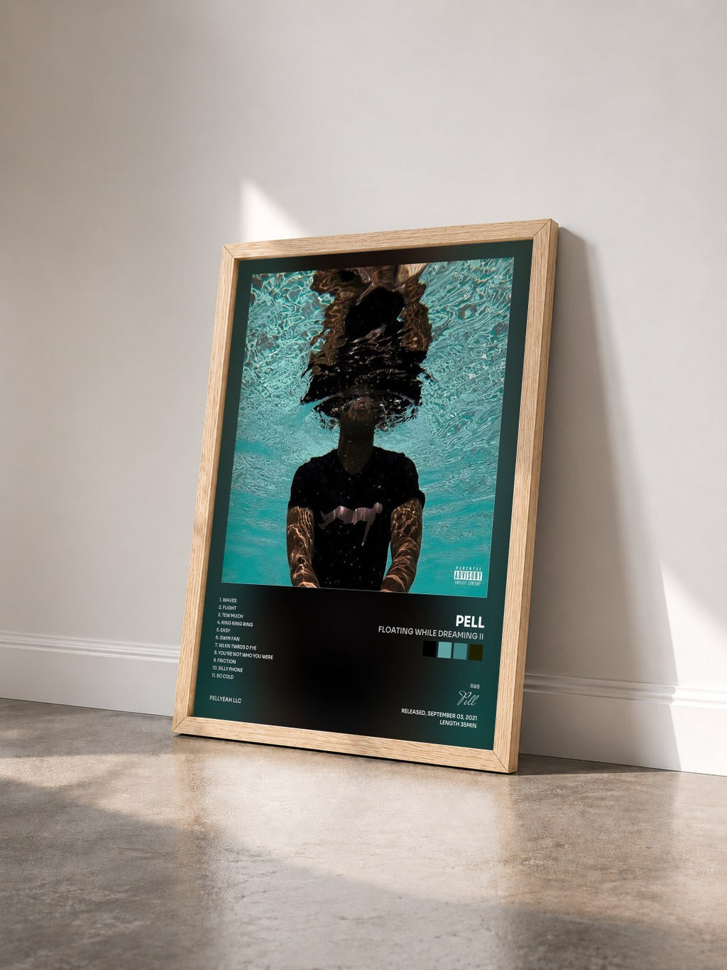 #bois Tableau de l'album Floating While Dreaming II de Pell vu de trois quarts, cadre en bois brut