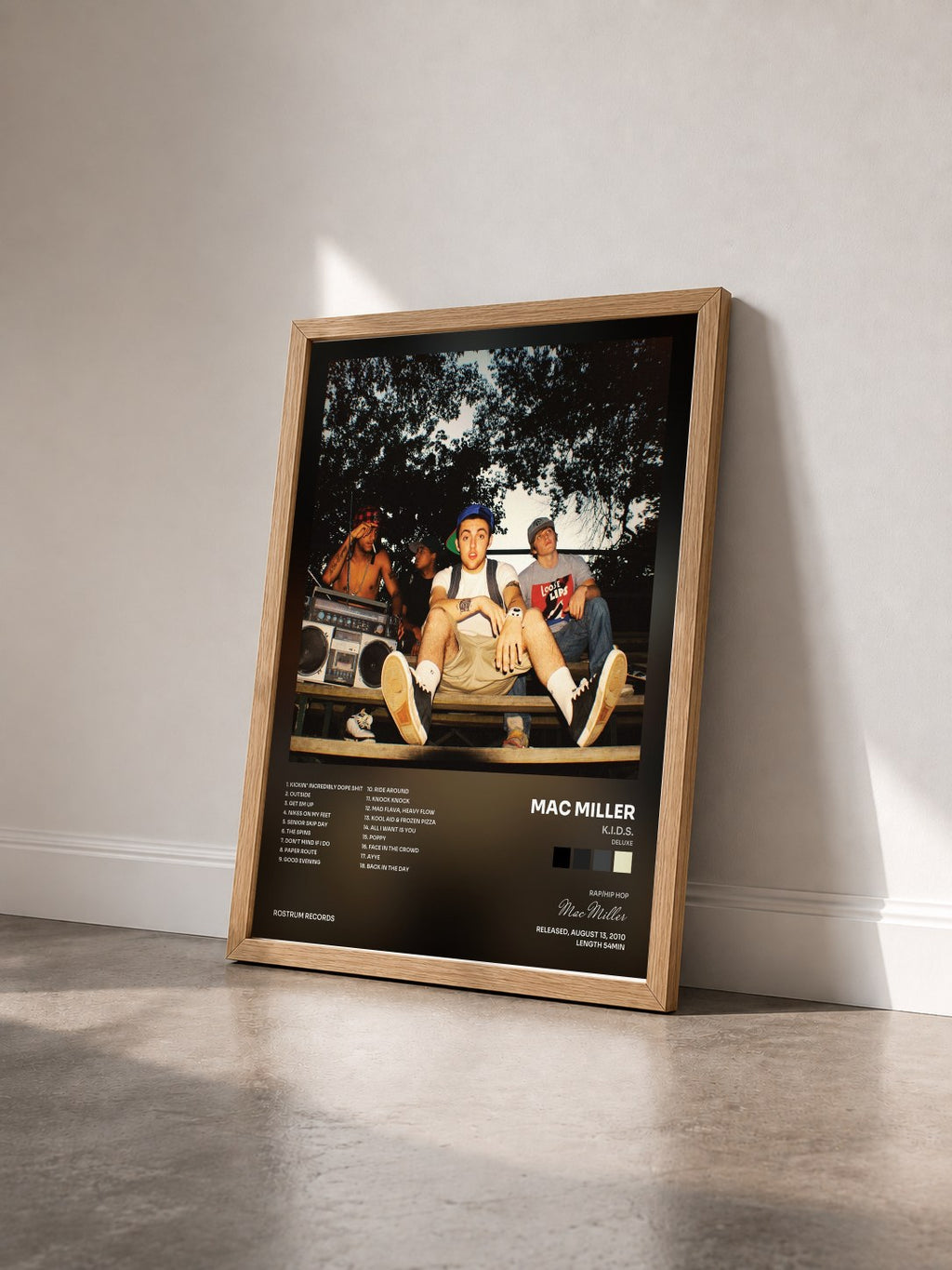 #bois Tableau de l'album K.I.D.S. (Deluxe) de Mac Miller vu de trois quarts, cadre en bois brut
