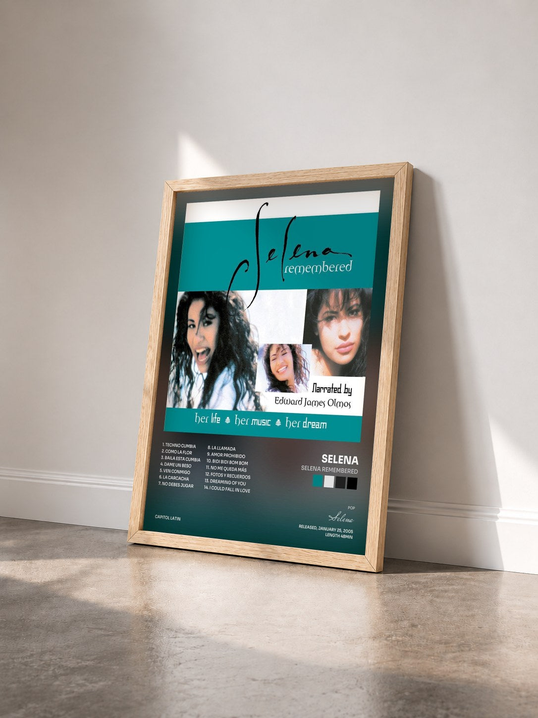 #bois Tableau de l'album Selena Remembered de Selena vu de trois quarts, cadre en bois brut