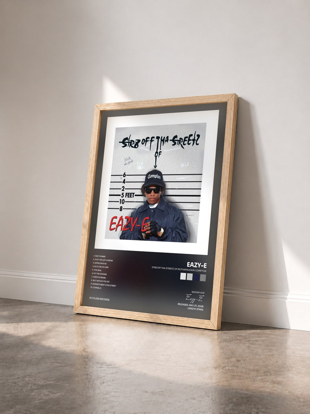 #bois Tableau de l'album Str8 off Tha Streetz of Muthaphuckin Compton de Eazy-E vu de trois quarts, cadre en bois brut
