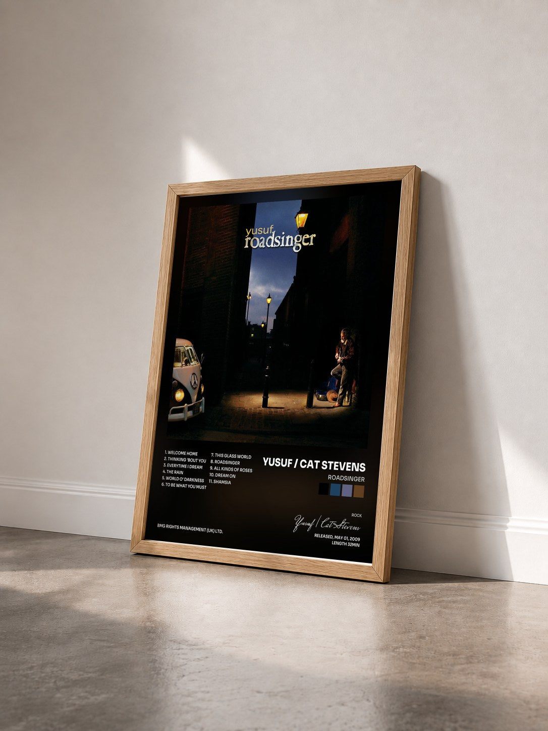 #bois Tableau de l'album Roadsinger de Yusuf / Cat Stevens vu de trois quarts, cadre en bois brut
