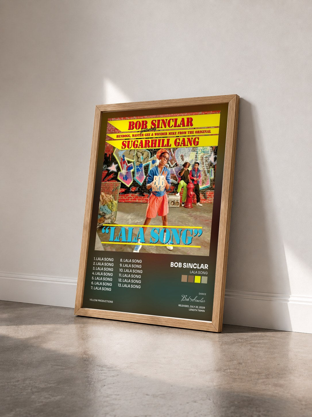 #bois Tableau de l'album Lala Song de Bob Sinclar vu de trois quarts, cadre en bois brut