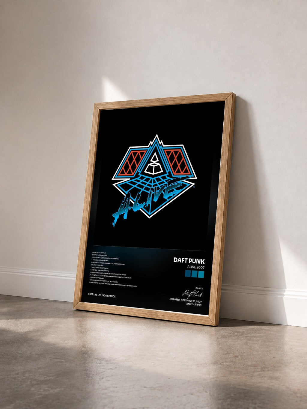 #bois Tableau de l'album Alive 2007 de Daft Punk vu de trois quarts, cadre en bois brut