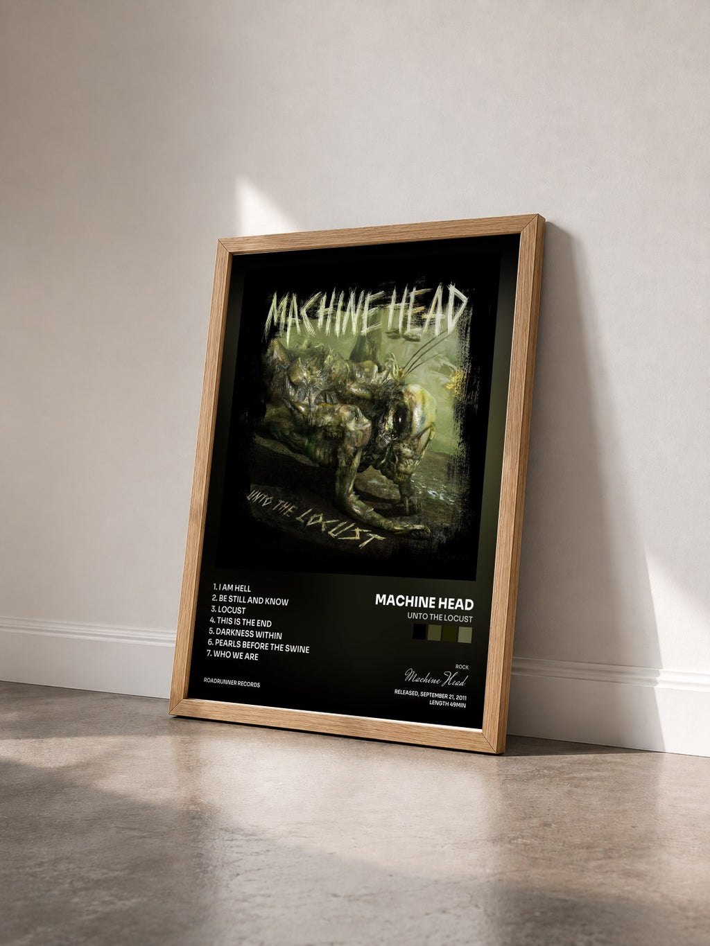 #bois Tableau de l'album Unto the Locust de Machine Head vu de trois quarts, cadre en bois brut