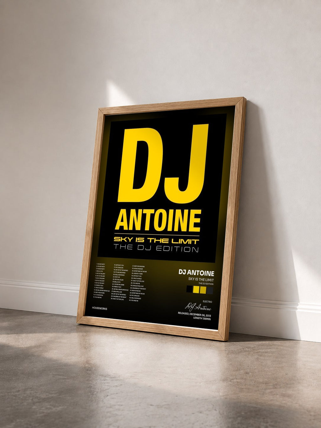 #bois Tableau de l'album Sky Is the Limit (The DJ Edition) de DJ Antoine vu de trois quarts, cadre en bois brut