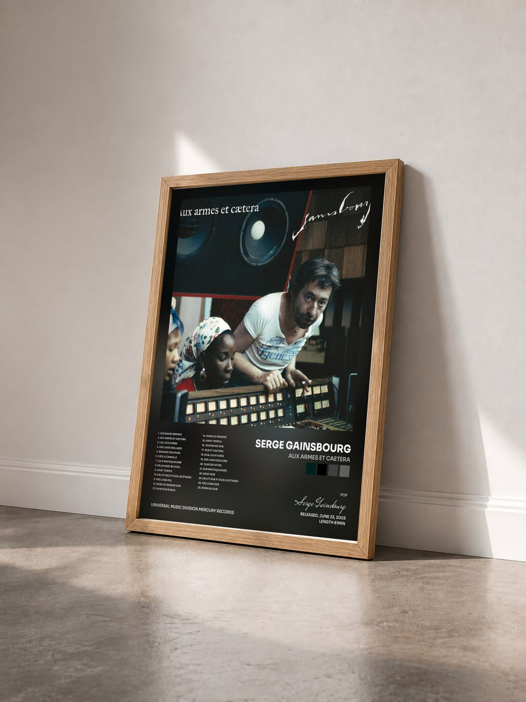 #bois Tableau de l'album Aux Armes Et Caetera de Serge Gainsbourg vu de trois quarts, cadre en bois brut