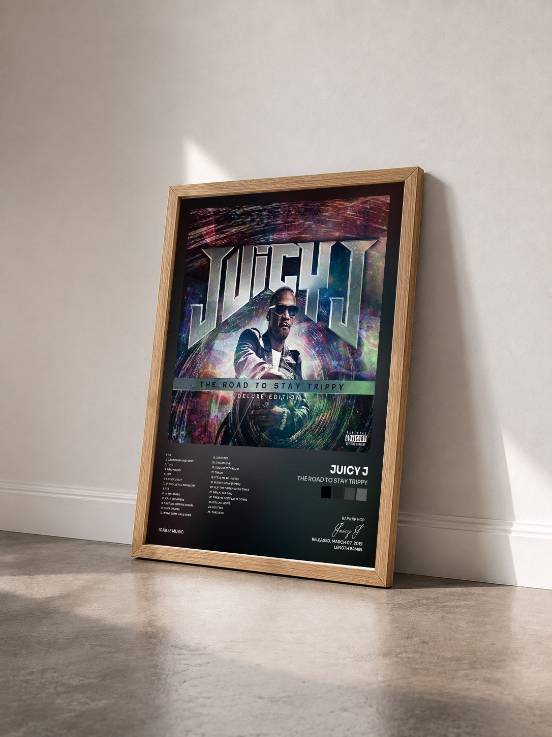 #bois Tableau de l'album The Road To Stay Trippy de Juicy J vu de trois quarts, cadre en bois brut