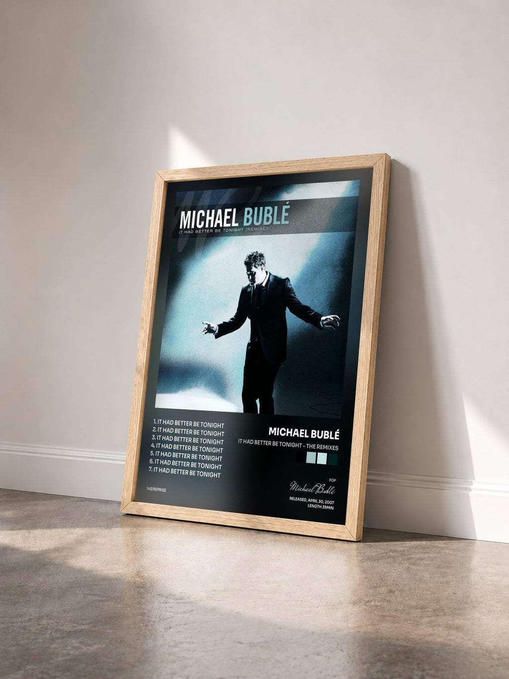 #bois Tableau de l'album It Had Better Be Tonight - The Remixes de Michael Bublé vu de trois quarts, cadre en bois brut