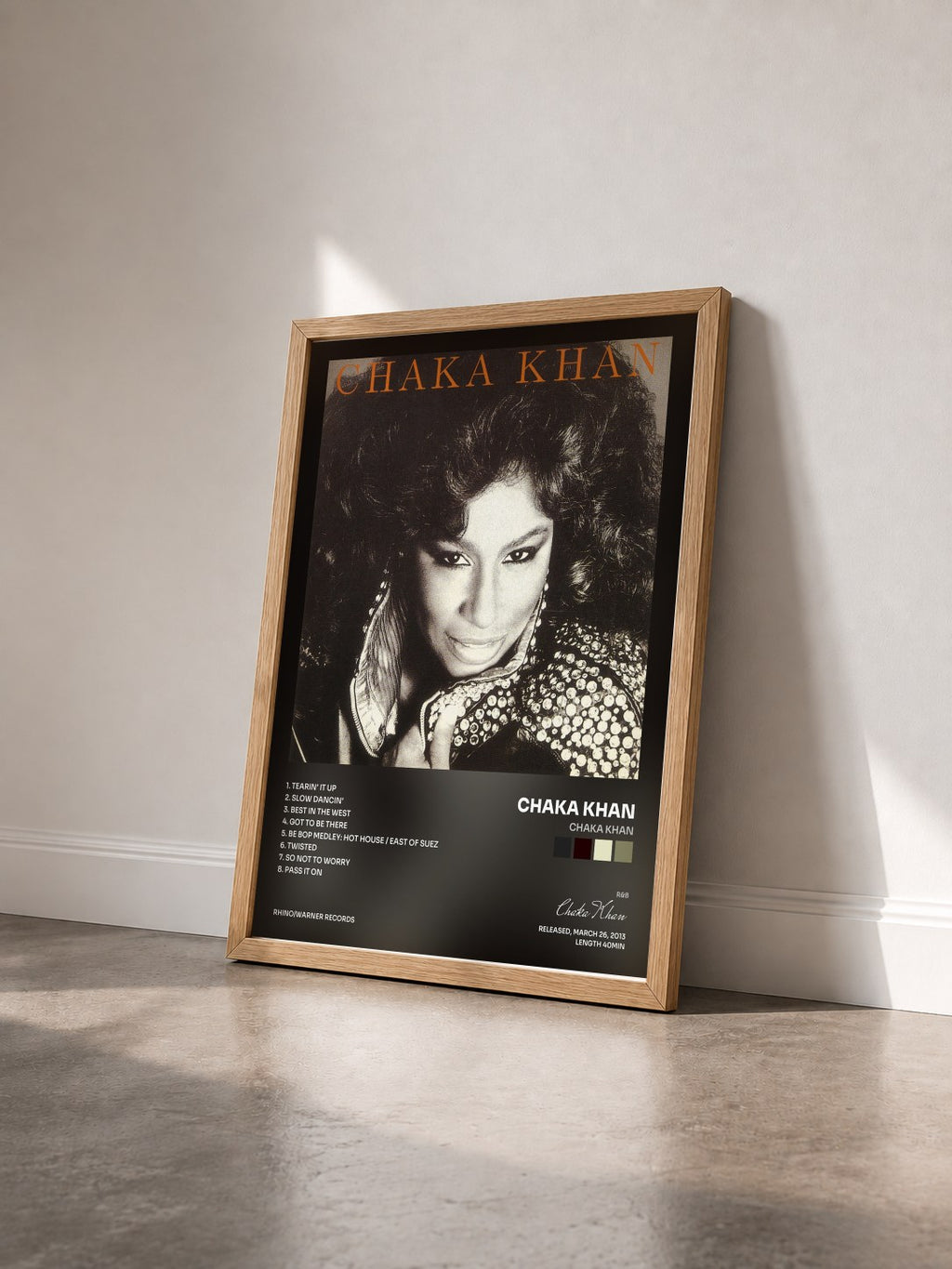 #bois Tableau de l'album Chaka Khan de Chaka Khan vu de trois quarts, cadre en bois brut